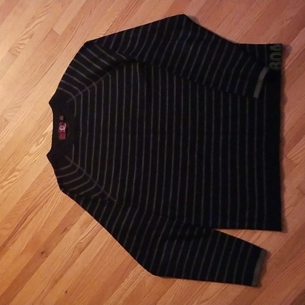 Mens sweater. Mint condition. Very warm.